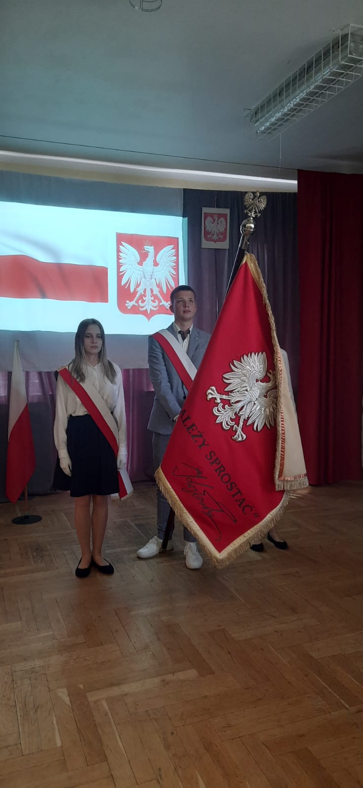 “Przeszłość uczy teraźniejszości, by budować lepszą przyszłość”.